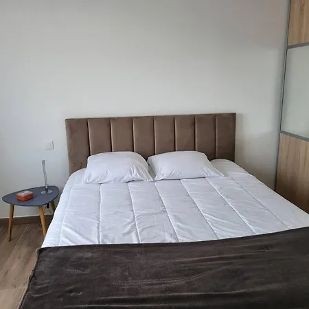 Pieds Dans L'eau, 4 Pers, 2 Chambres, Terrasse, Parking, Directe, Grau D'agde - Fr-1-749-39 Le Grau-d'Agde