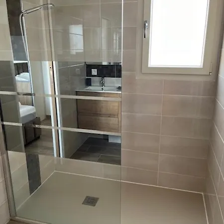 Villa Pieds Dans L'eau, 4 Pers, 2 Chambres, Terrasse, Parking, Directe, Grau D'agde - Fr-1-749-39 *